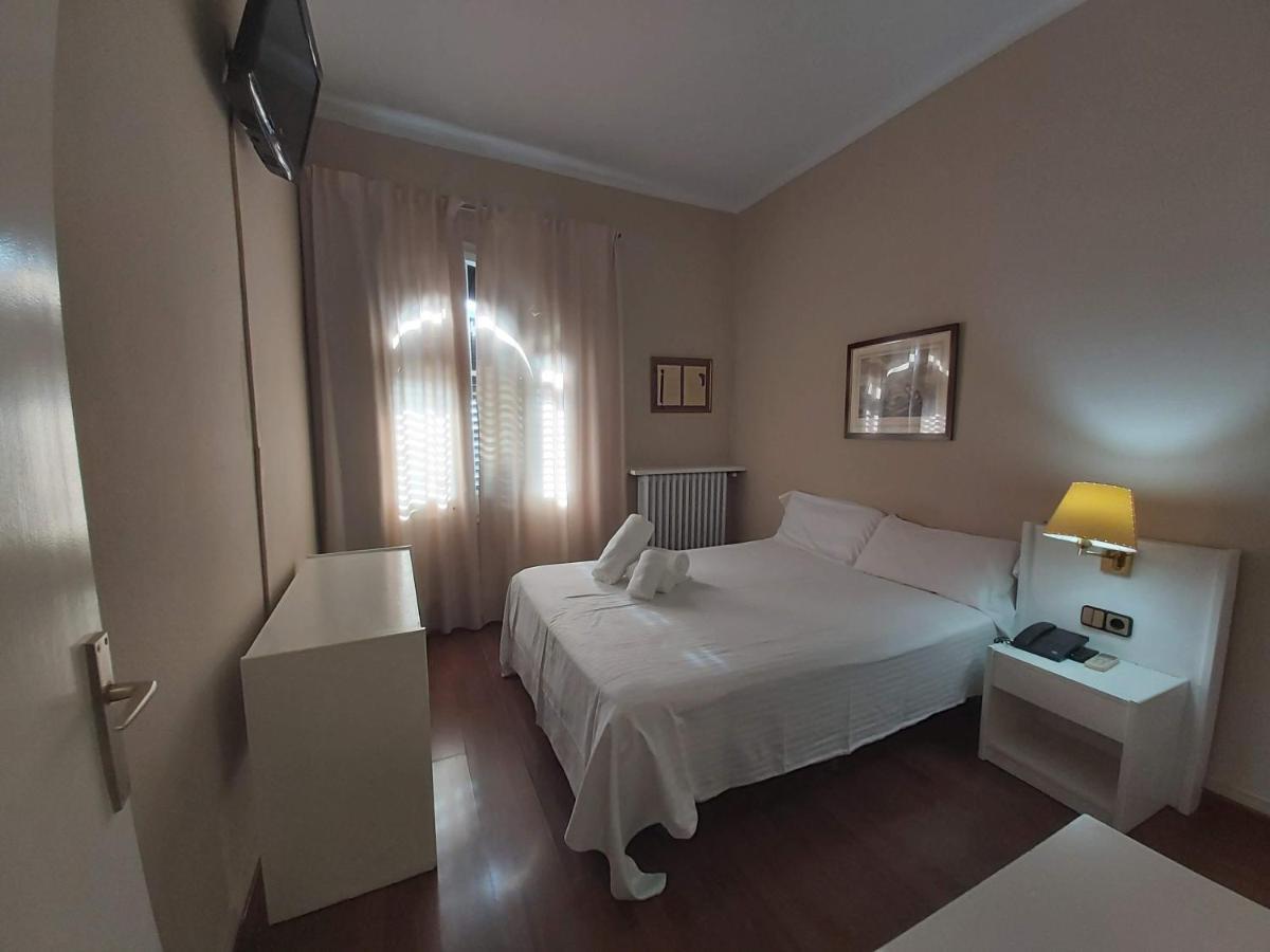 Hotel El Castell Сан-Бой-де-Льобрегат Экстерьер фото