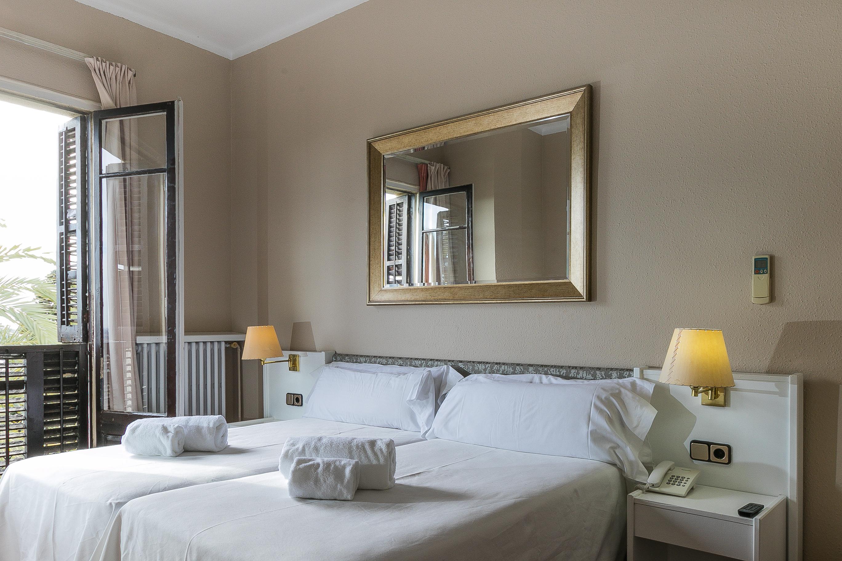 Hotel El Castell Сан-Бой-де-Льобрегат Экстерьер фото