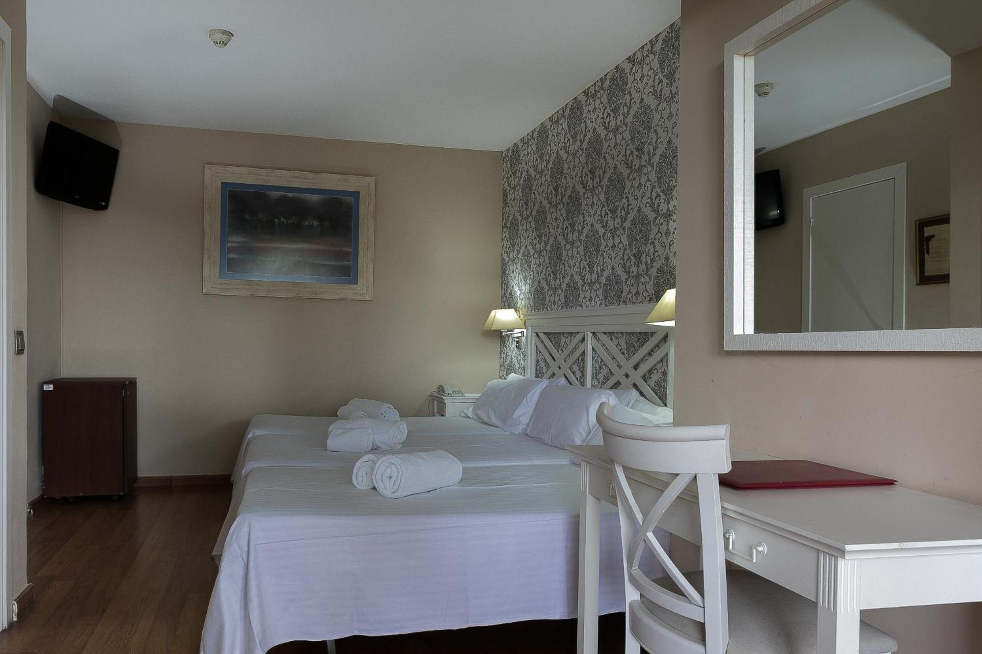 Hotel El Castell Сан-Бой-де-Льобрегат Экстерьер фото