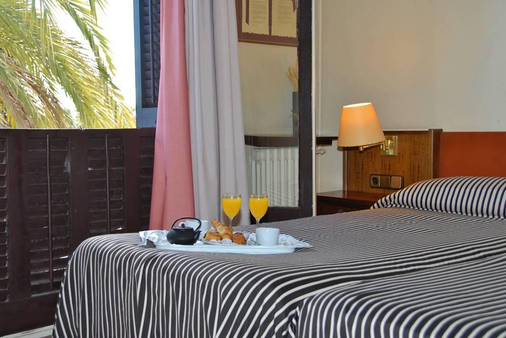 Hotel El Castell Сан-Бой-де-Льобрегат Экстерьер фото